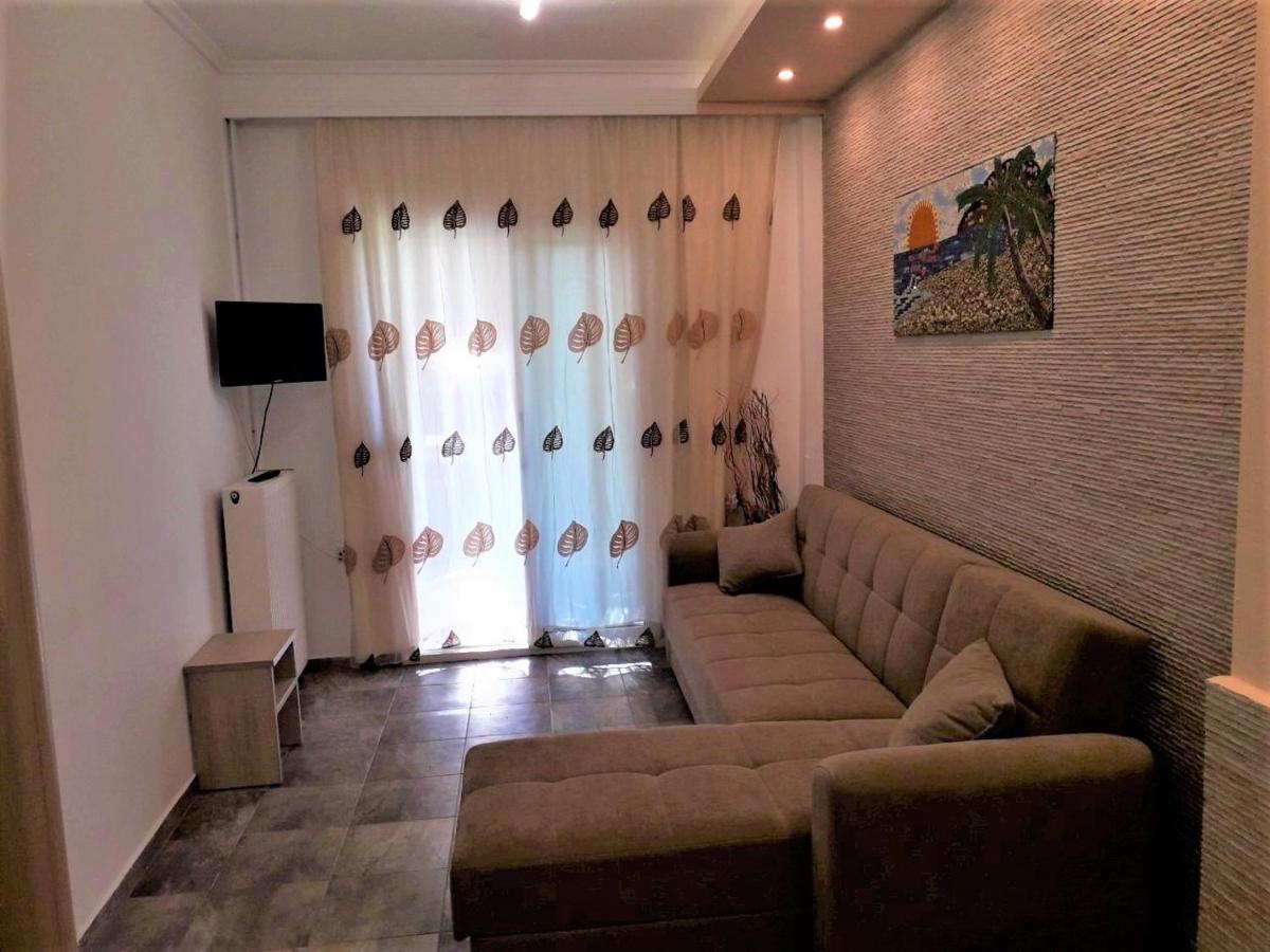 Fernando Hotel Ofrínion Buitenkant foto