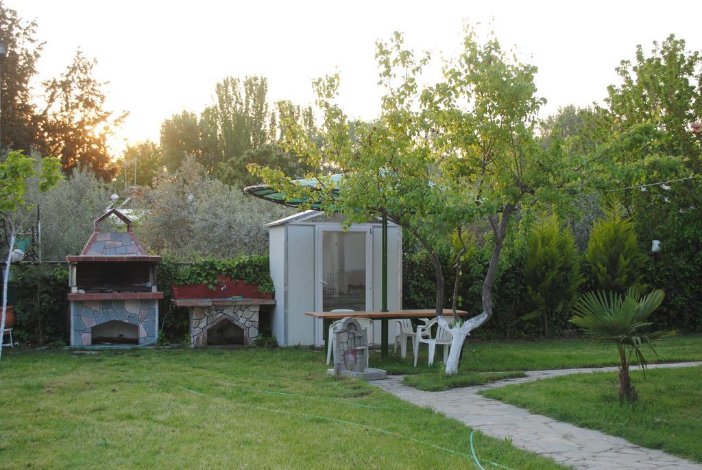 Fernando Hotel Ofrínion Buitenkant foto