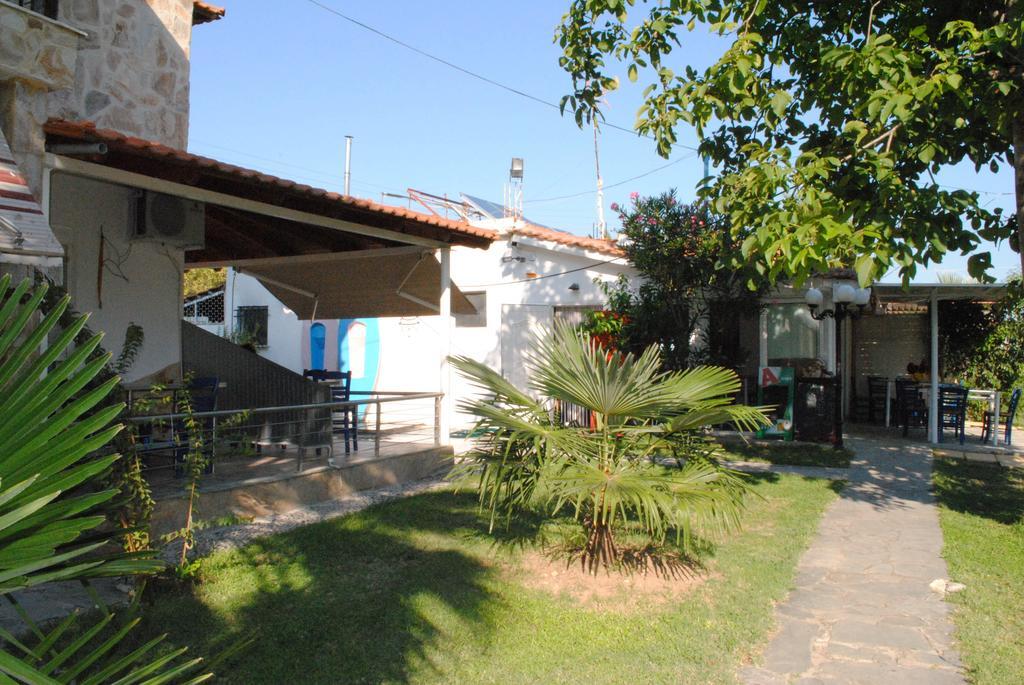 Fernando Hotel Ofrínion Buitenkant foto