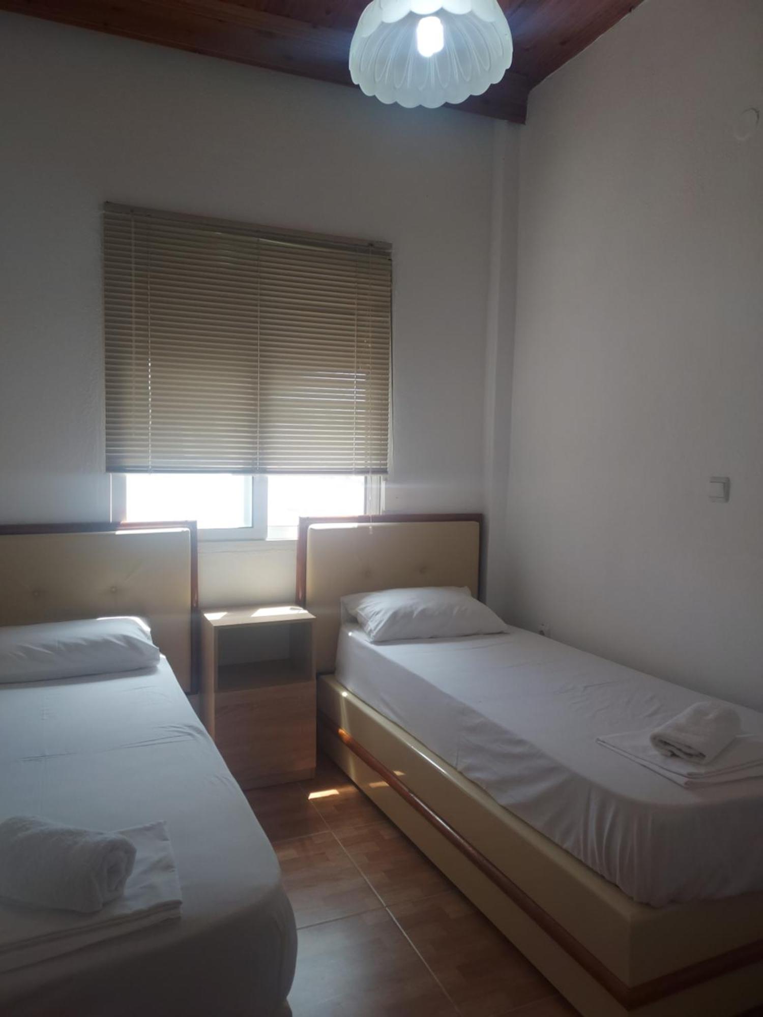 Fernando Hotel Ofrínion Buitenkant foto