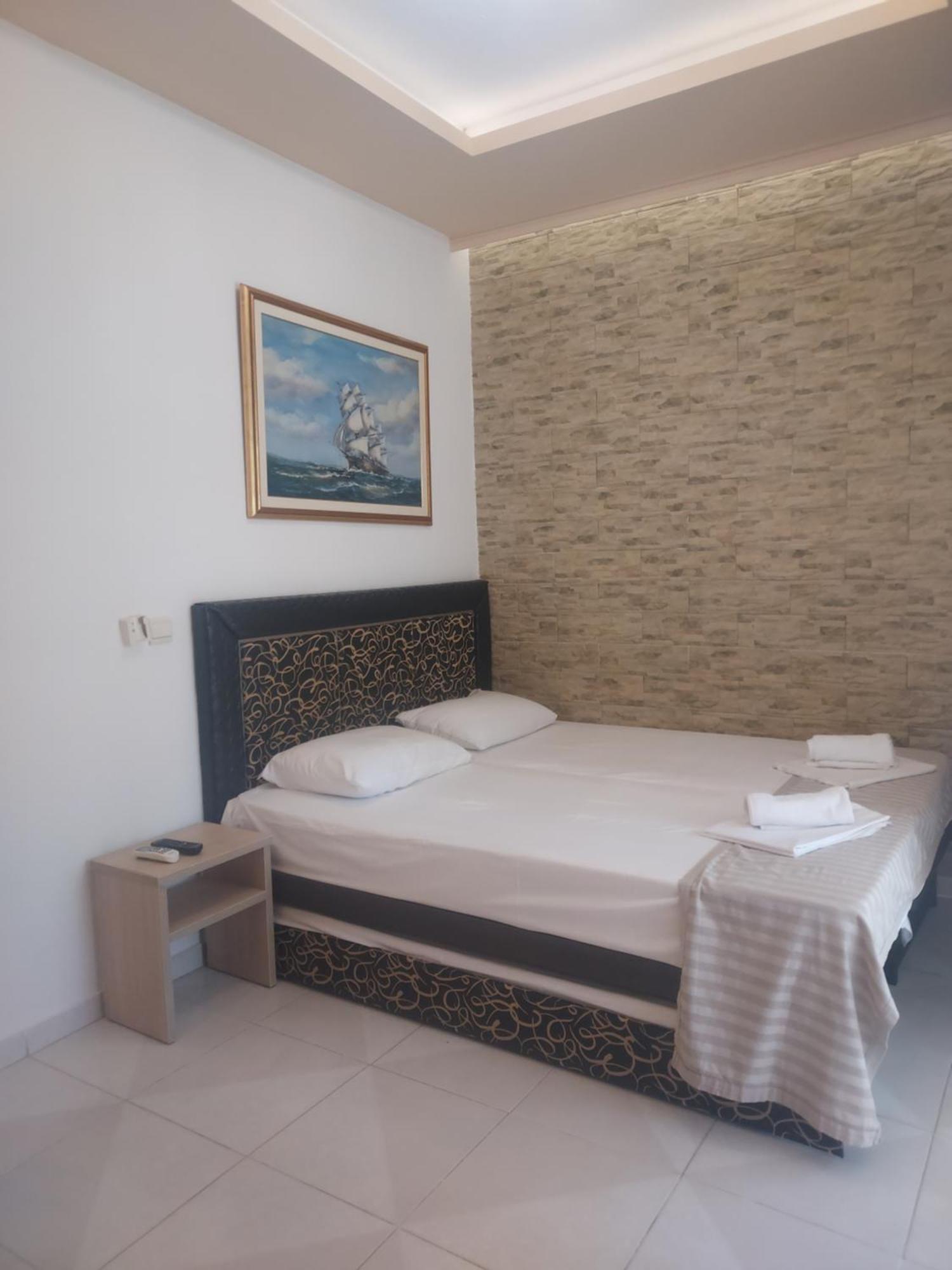 Fernando Hotel Ofrínion Buitenkant foto