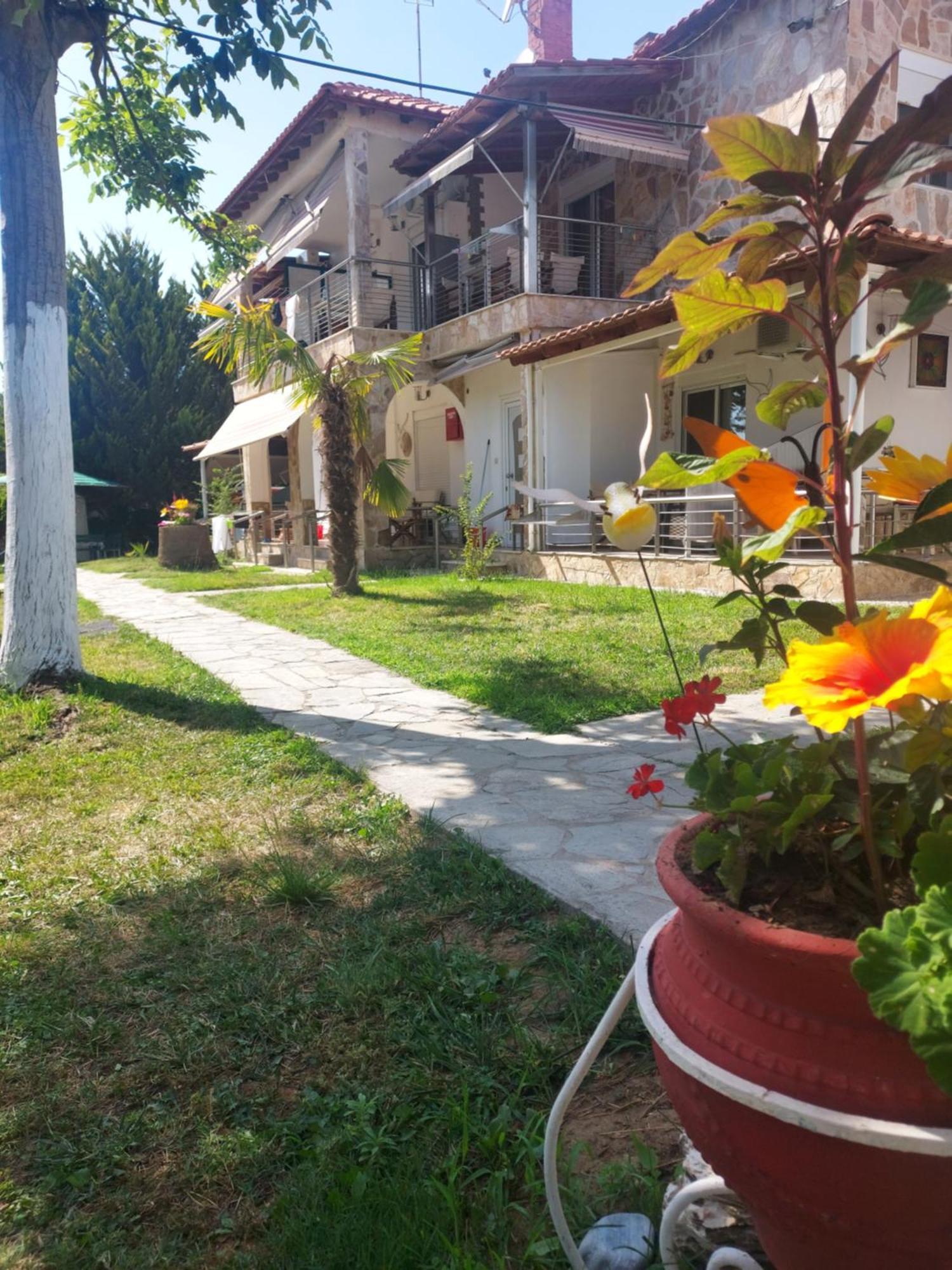 Fernando Hotel Ofrínion Buitenkant foto