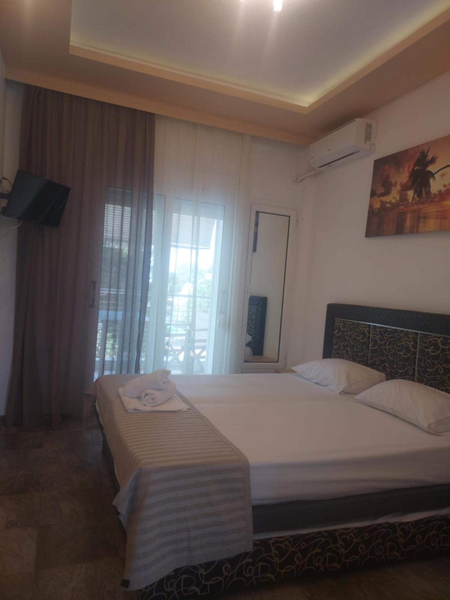 Fernando Hotel Ofrínion Buitenkant foto