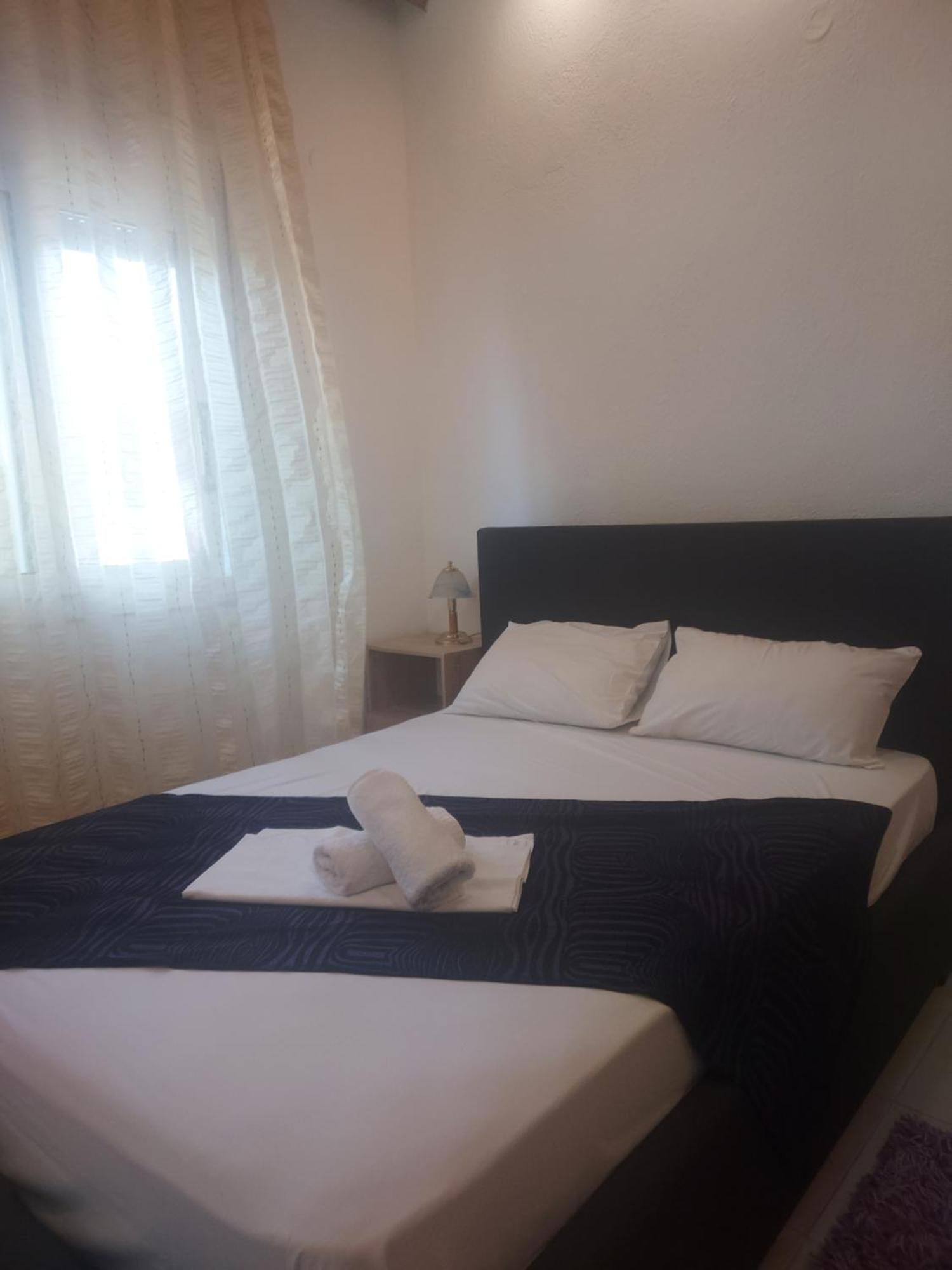 Fernando Hotel Ofrínion Buitenkant foto