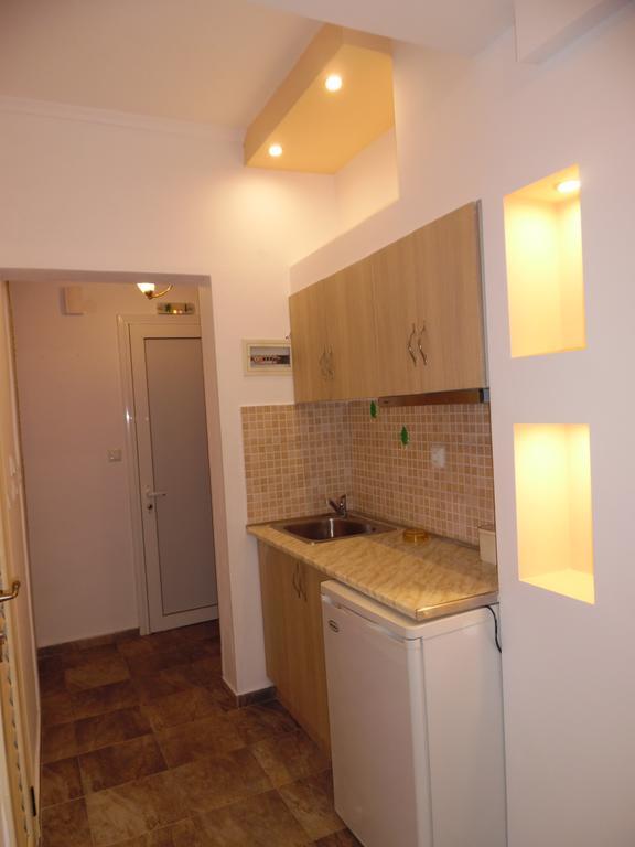 Fernando Hotel Ofrínion Buitenkant foto