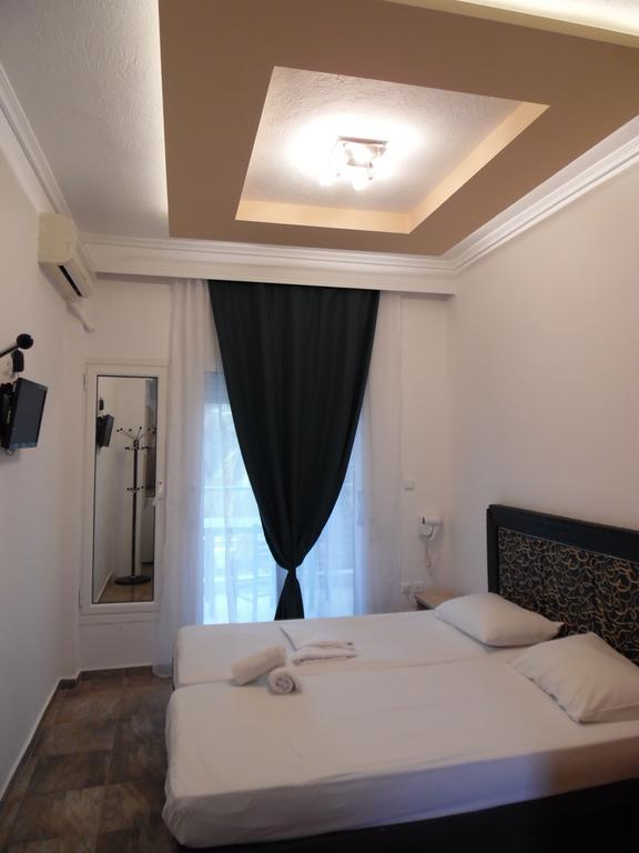 Fernando Hotel Ofrínion Buitenkant foto