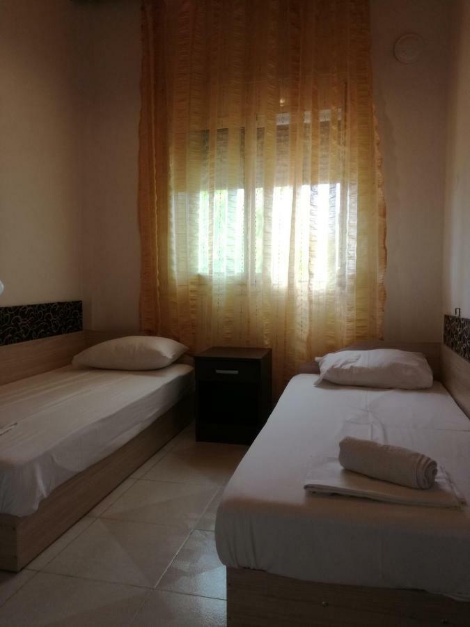 Fernando Hotel Ofrínion Buitenkant foto