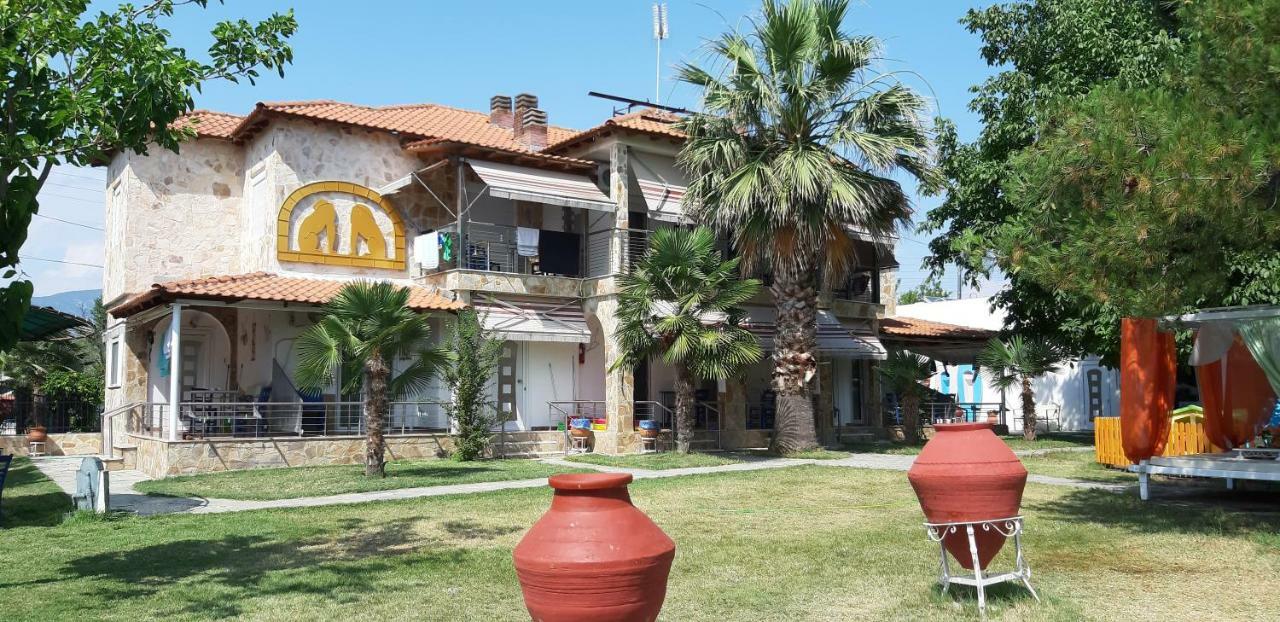 Fernando Hotel Ofrínion Buitenkant foto